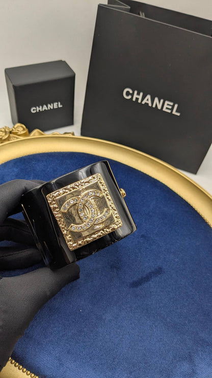 Chanel 
230 dhs💓

Normal Box
🎁🎁🎁

Zain210
♥️♥️♥️