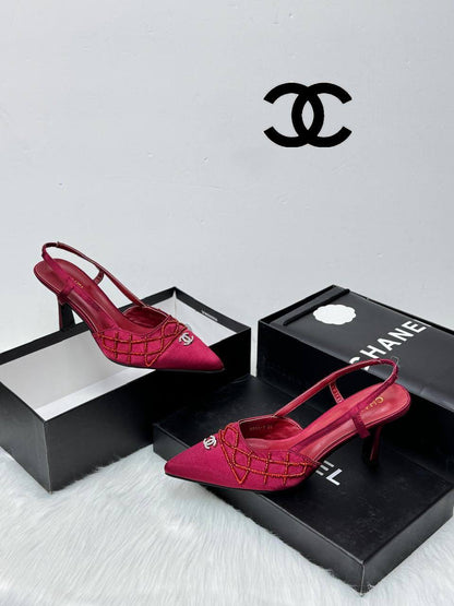 𝗖𝗛𝗔𝗡𝗘𝗟 
💯high quality
Size 36-37-38-39-40-41
110 dhs🪙🌨️

Zain86
♥️♥️♥️