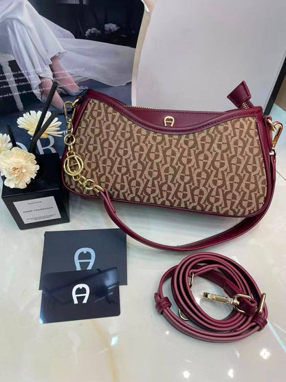 Aigner

Good quality 

Size:25*cm

110 dhs🇦🇪🇦🇪

Zain70
♥️♥️♥️