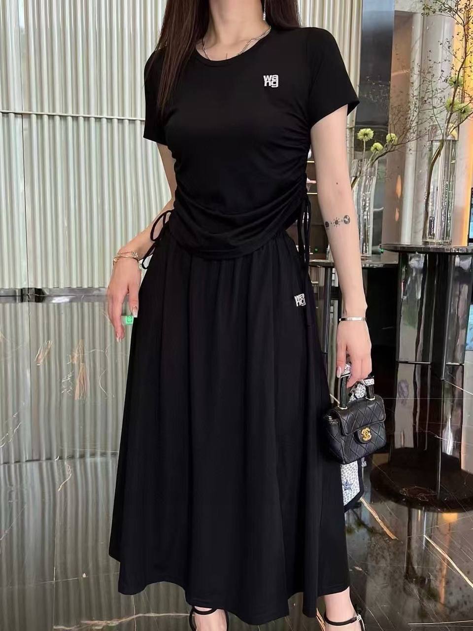 *New collections 💕💕     
190 dhs🇦🇪
*good  quality  
*Sizes:S M L 
*AVAILABL

Zain231
♥️♥️♥️