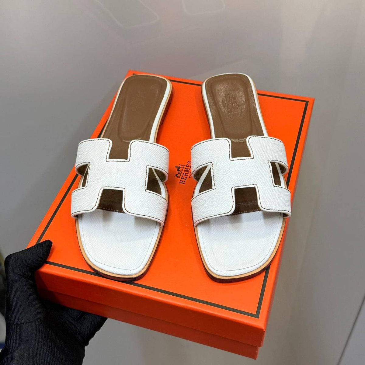 NEW CAME 
HERMES 
GOOD QUALITY 
85 dhs🪙💕
Size 36 TO 41

Zain40
♥️♥️♥️