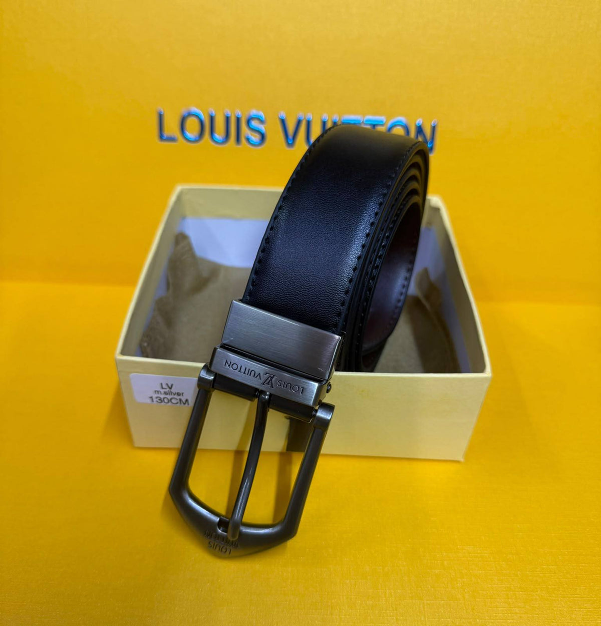 Men belts

With box 
50 dhs🇦🇪🇦🇪🇦🇪

Zain93
♥️♥️♥️