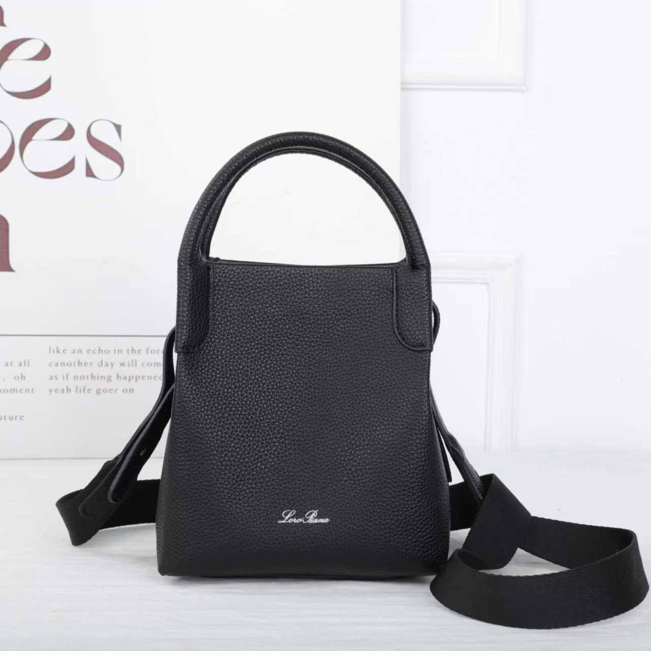 Loro piana 

95 dhs💚 

with box
🎁🎁🎁

Zain235
♥️♥️♥️