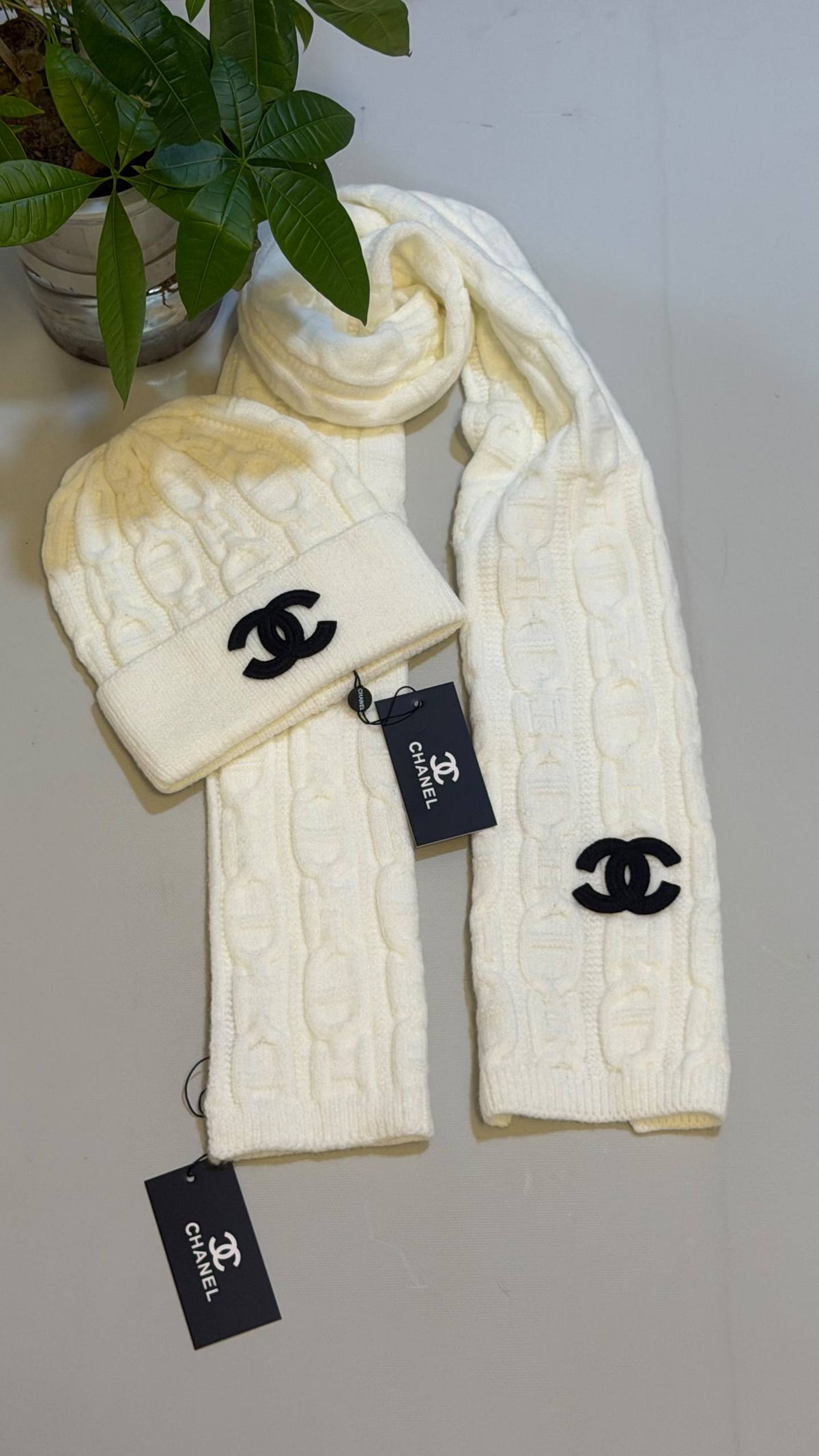 CHANEL SET
💙*VVIP QUALITY*💙
410 dhs✅✅

Zain281
♥️♥️♥️