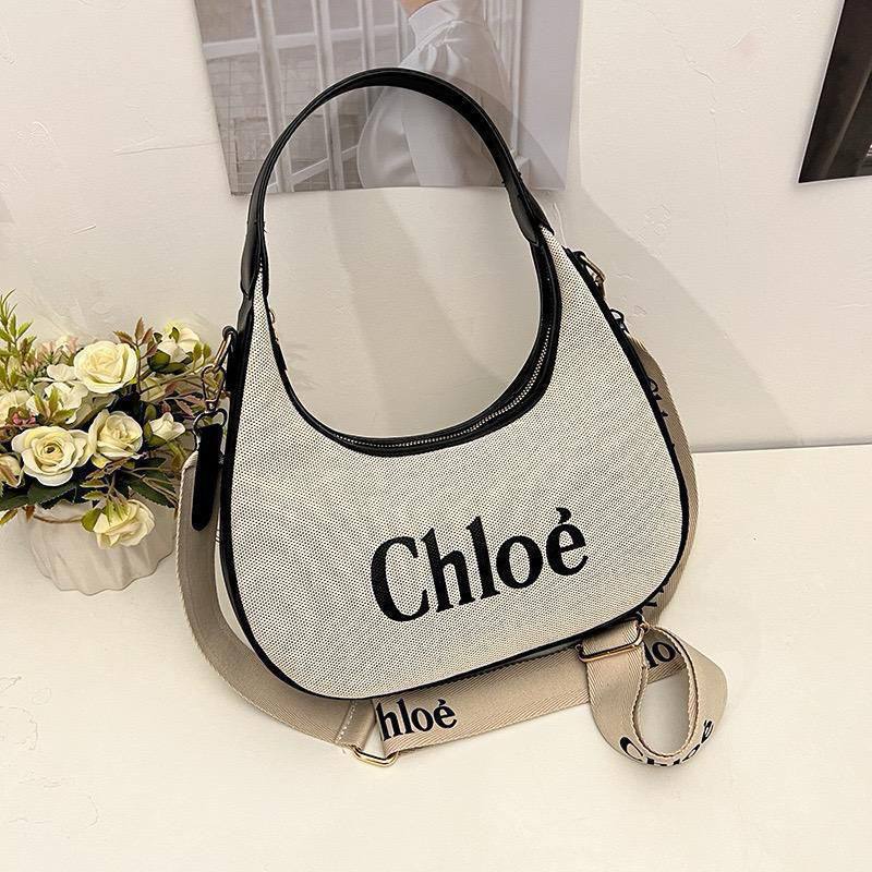 Chloe
28*15*9cm
60 dhs🪙🌨️

Zain17
♥️♥️♥️