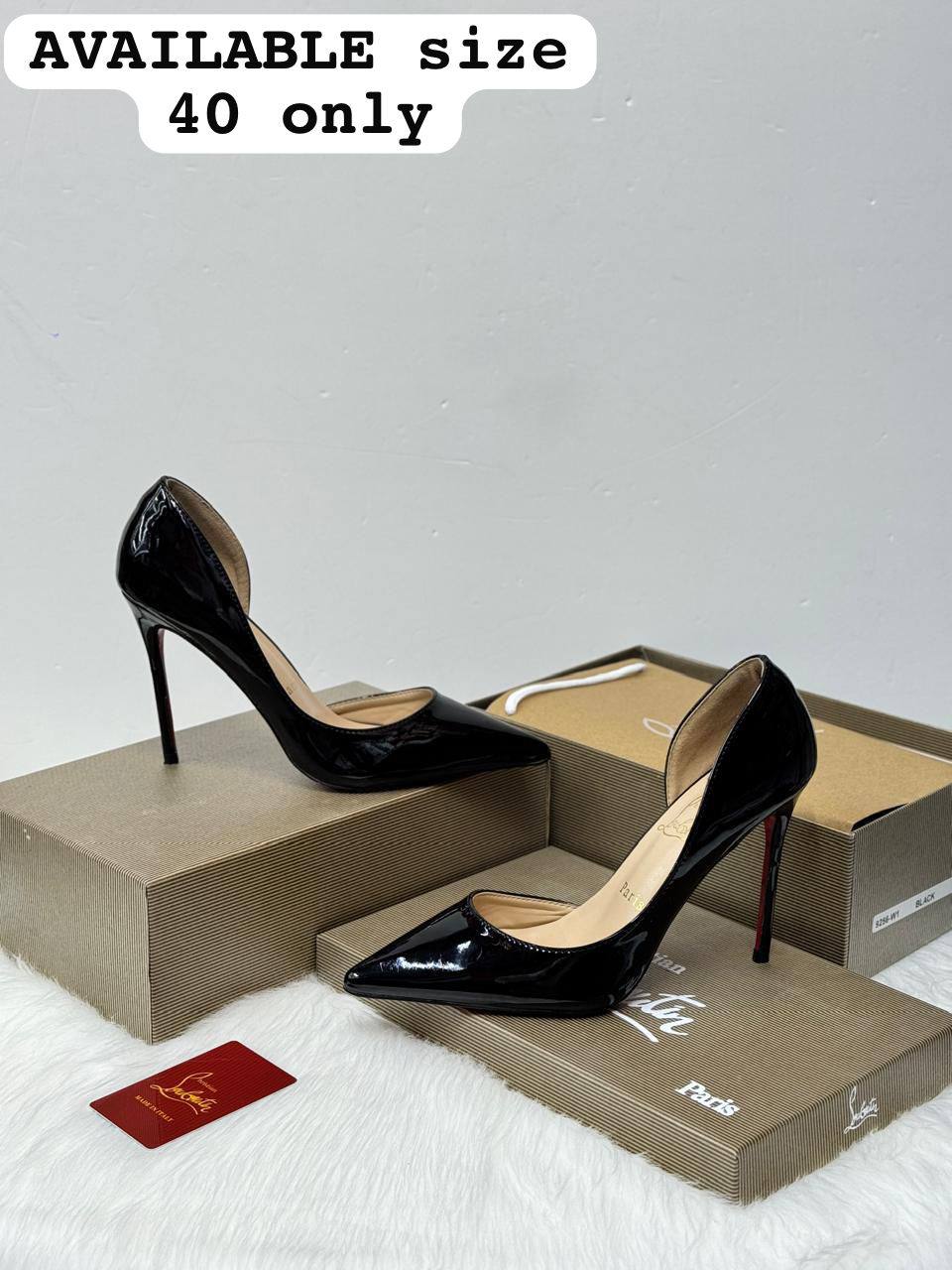 Christian
LOUBOUTIN
120 dhs✅

Zain21
♥️♥️♥️
