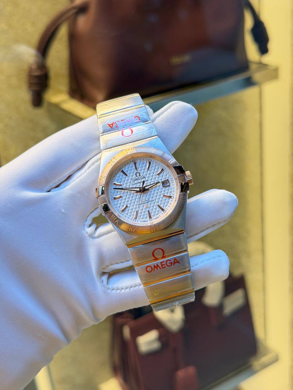 Omega Men’s Automatic  
260 dhs🌺
size：40mm

Zain85
♥️♥️♥️