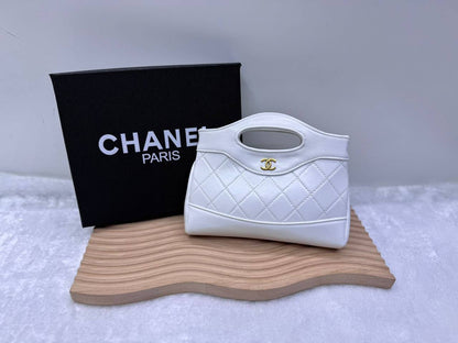Chanel

With box 
🎁🎁🎁

95 dhs🪙🌺

Zain114
♥️♥️♥️
