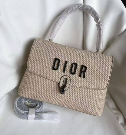 Dior
95 dhs✅

Zain143
♥️♥️♥️