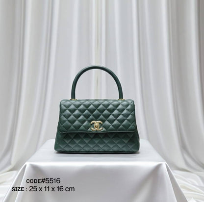 CHANEL  COCO
ᴛᴏᴘ ʜᴀɴᴅʟᴇ ʙᴀɢ
ᴄᴀᴠɪᴀʀ ʟᴇᴀᴛʜᴇʀ ᴍᴀᴛᴇʀɪᴀʟ
ɢᴏʟᴅ ᴄʜᴀɪɴ ʟᴇᴀᴛʜᴇʀ sᴛʀᴀᴘ
sɪᴢᴇ: 25 cm
ᴡɪᴛʜ BOX
🎁🎁🎁

85 dhs🪙💕

Zain31
♥️♥️♥️