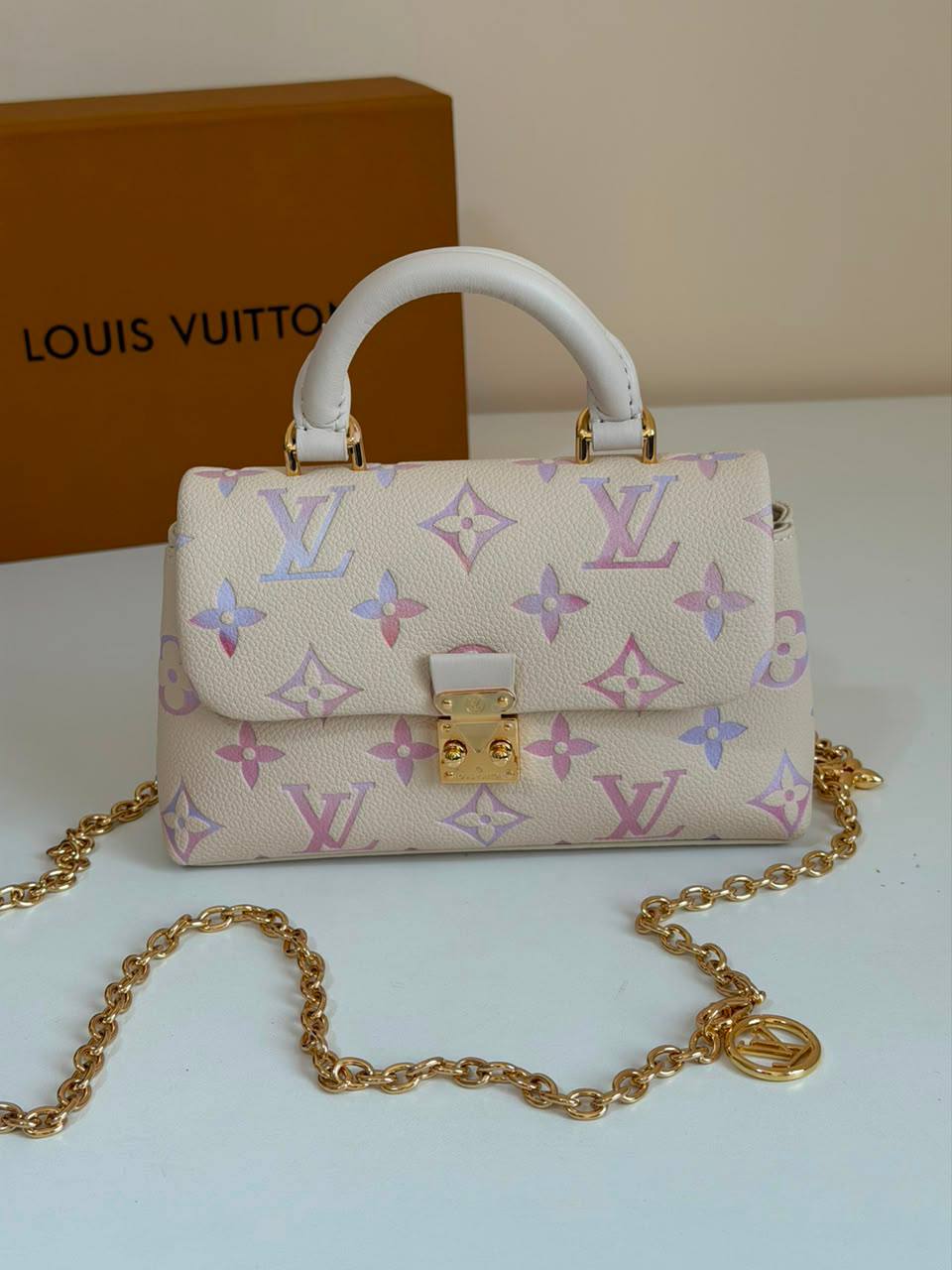 Lv

230 dhs🇦🇪🇦🇪

Zain134
♥️♥️♥️