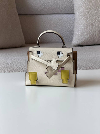 Hermes
 kelly doplex 22cm💥Master quality ✅with box📦
380 dhs💓

Zain52
♥️♥️♥️