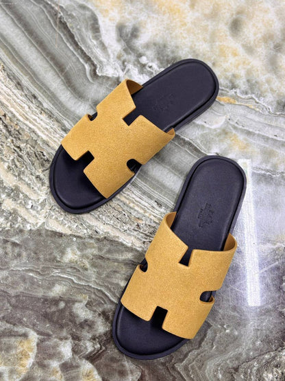 Hermes men slipper
120 dhs🇦🇪

40-46

Zain55
♥️♥️♥️