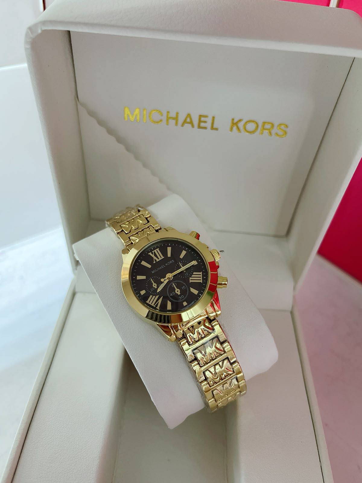Mk ladies 

1 ps
45 dhs🇦🇪🇦🇪

Zain45
♥️♥️♥️