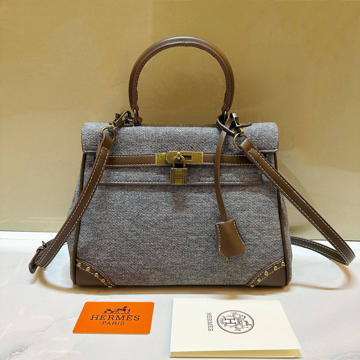 HERMES

 NEW CAME
 BIG SIZE

100 dhs🇦🇪🇦🇪
Size:28cm

Zain295
Zain39
♥️♥️♥️