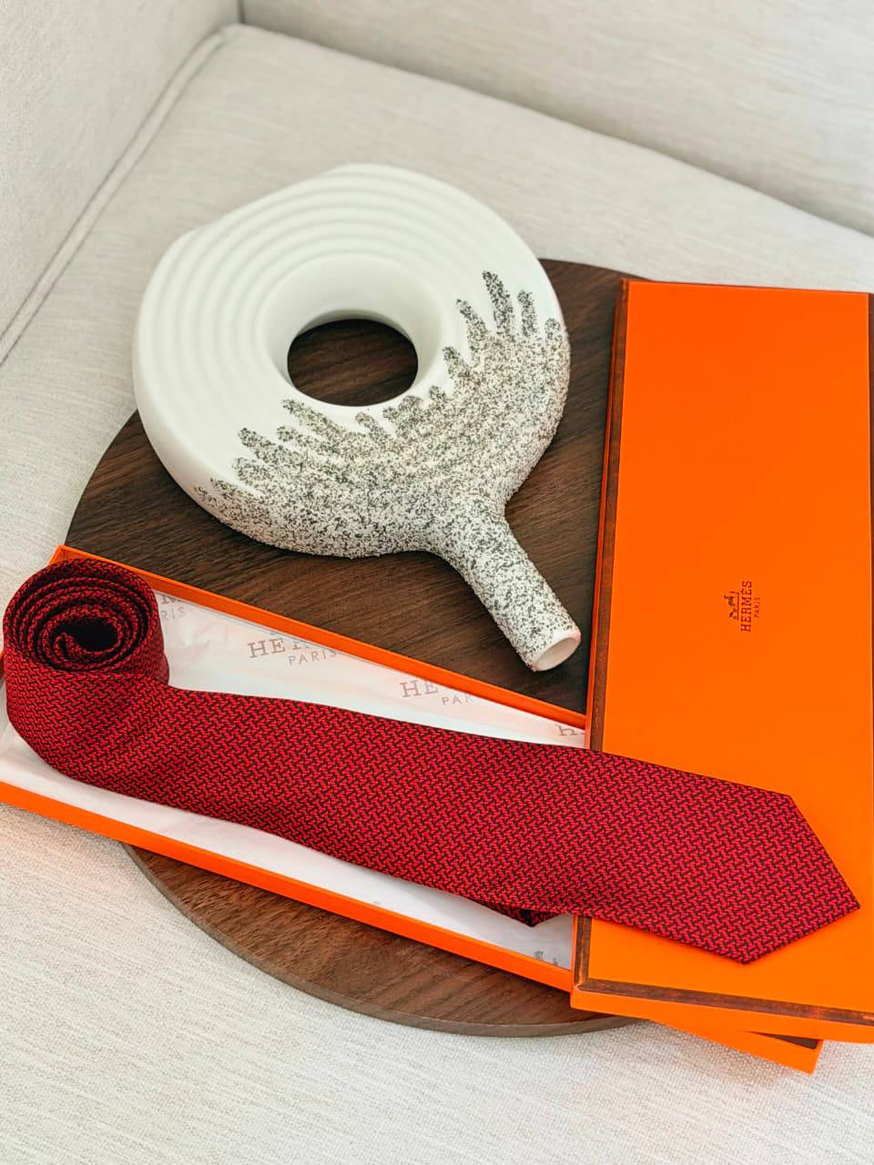 HERMES 
SUIT TIE 
*SUPER MASTER QUALITY ❗*
230 dhs✅
*BOX WITH  PAPERBAG❗*

Zain267
♥️♥️♥️