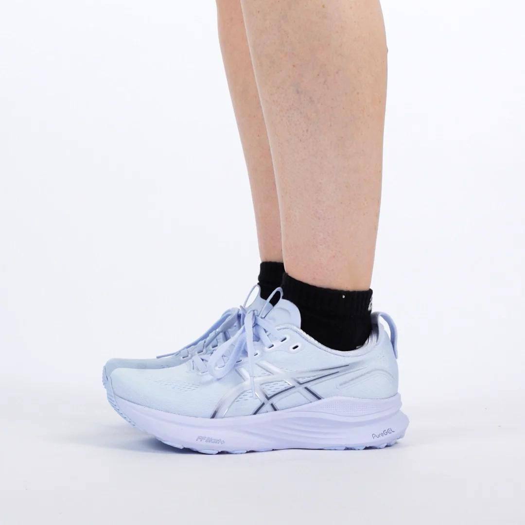 ASICS Gel-Kayano 32 Blue Fade Indigo Fog ，
Size 36-45 ，
220 dhs🪙🌨️

Zain18
♥️♥️♥️