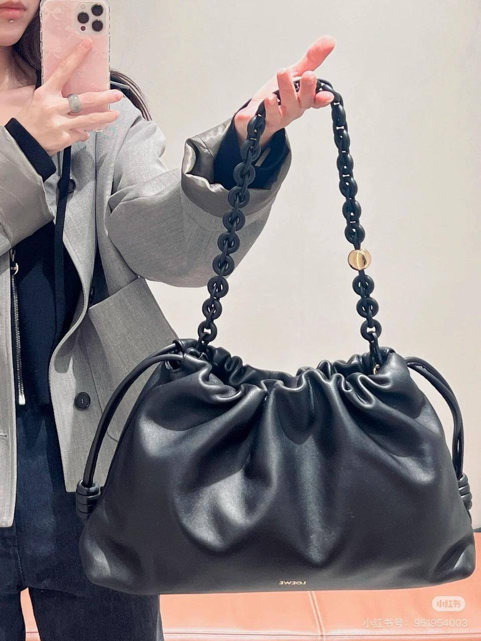 Loewe 💕💕
Master
Big size 40cm 🥰 
350 dhs🌺

Zain228
♥️♥️♥️