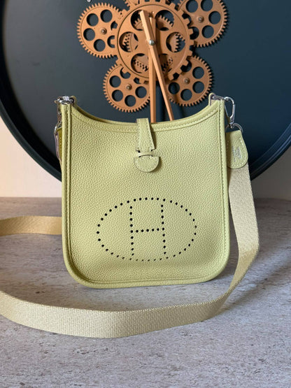 HERMES 💫

Super Master Quality ⚡️

Original Packing 🎁

Size 16CM📏

For Price 👇 WhatsApp✅
0568585901 
0507557372
0552275751 Owner Zain 👌

Zain321
♥️♥️♥️