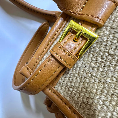 PRADA COPY ONE NEW CAME  SMALL SIZE WITH BOX 
210 dhs🇦🇪🇦🇪

Zain295
♥️♥️♥️