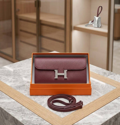 Hermes

95 dhs🇦🇪🇦🇪

With box
20 cm 

Zain219
♥️♥️♥️