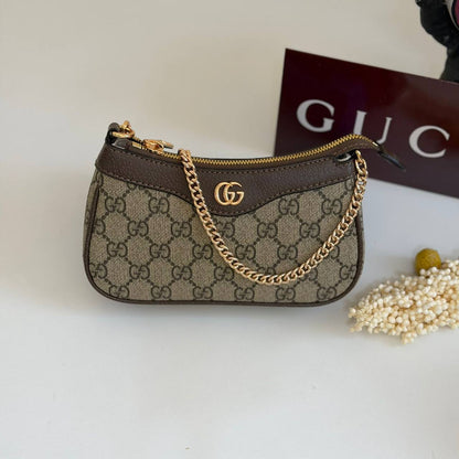 Gucci 
Master ❣️❣️
190 dhs✅

Zain134
♥️♥️♥️