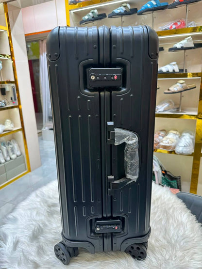 Available ❤️
brand new Rimowa Cabin Suitcase featuring a protective cover and spinner wheels❣️
For Price 👇 WhatsApp✅
0568585901 
0507557372
0552275751 Owner Zain 👌

Zain71
♥️♥️♥️