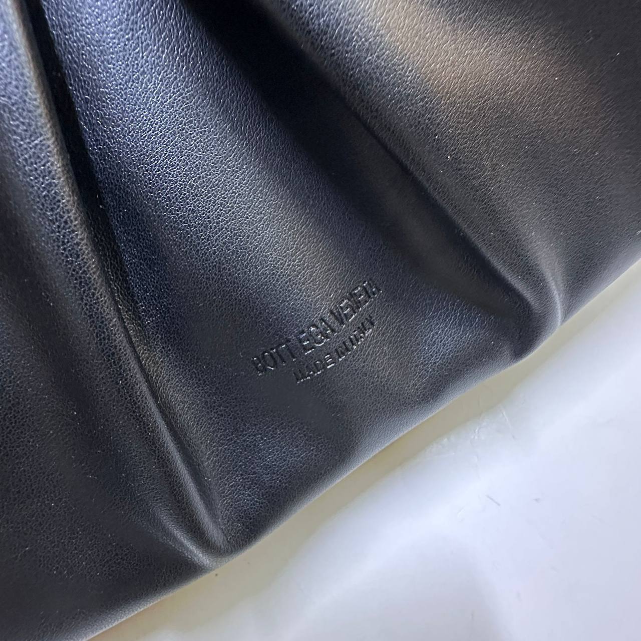 BOTTEGA 

GOOD QUALITY 
WITH BOX 
🎁🎁🎁

90 dhs✅

Zain39
♥️♥️♥️