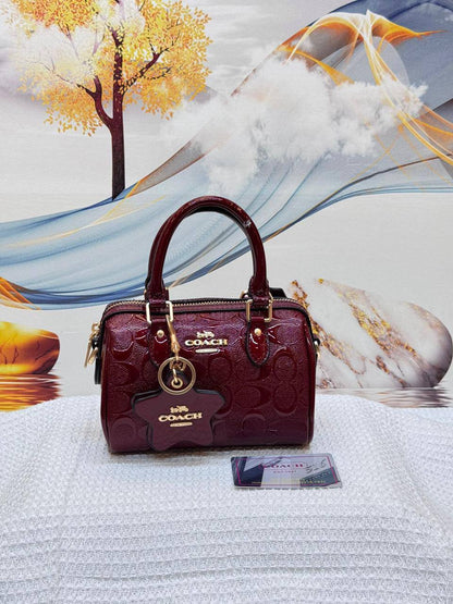 Coach
Best quality

With box’s
🎁🎁🎁

95 dhs🇦🇪
size 18cm

Zain158
♥️♥️♥️