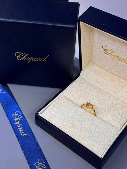 CHOPARD ✨✨✨

☀️☀️🆕🆕📣📣🆕🆕☀️☀️
Heart  ring
*#Master Quality * 💯🏆

*75 dhs🪙🌨️* with *Normal* Box
*120 dhs🪙🌨️* with *Orignal* Box

Zain106
♥️♥️♥️
