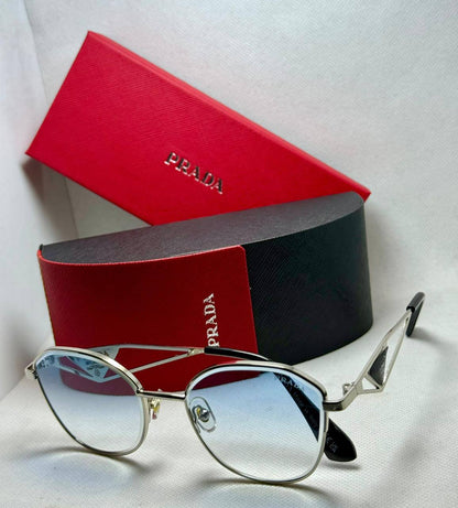 Prada
60 dhs🪙🌨️

Zain29
♥️♥️♥️