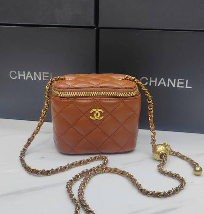 Chanel

withbox 
🎁🎁🎁

90 dhs✅

Zain143
♥️♥️♥️