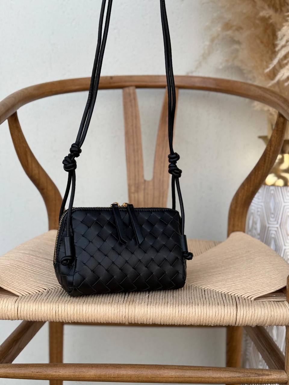 BOTTEGA VENETA*
18cm
330 dhs❤️
Top quality 
With box🎁

Zain167
♥️♥️♥️