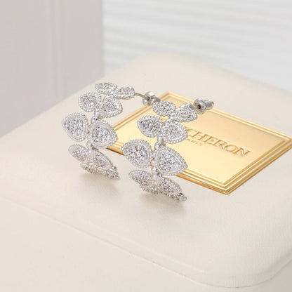 BOUCHERON SET😍
Necklace ❤️‍🔥
Earring 🐦‍🔥
Bangle 🦋
Ring 💍 available size👇
6,7,8,9
Master quality 💯

With normal boxes 📦 
330 dhs🇦🇪🇦🇪

With good box 🗃️ 
345 dhs 🇦🇪🇦🇪

Zain216
♥️♥️♥️