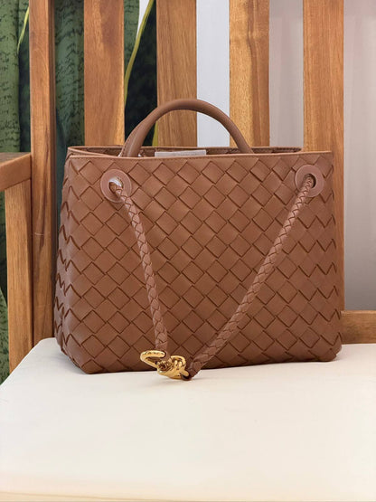 BOTTEGA VENETA💫
VIP Quality ⚡️
Original Packing 🎁
Size 25CM📏
For Price 👇 WhatsApp✅
0568585901 
0507557372
0552275751 Owner Zain 👌

Zain321
♥️♥️♥️