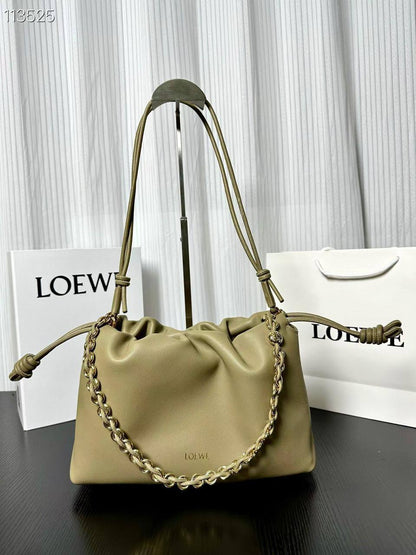 Loewe
Master ++++
270 dhs🪙🌨️

Zain153
♥️♥️♥️