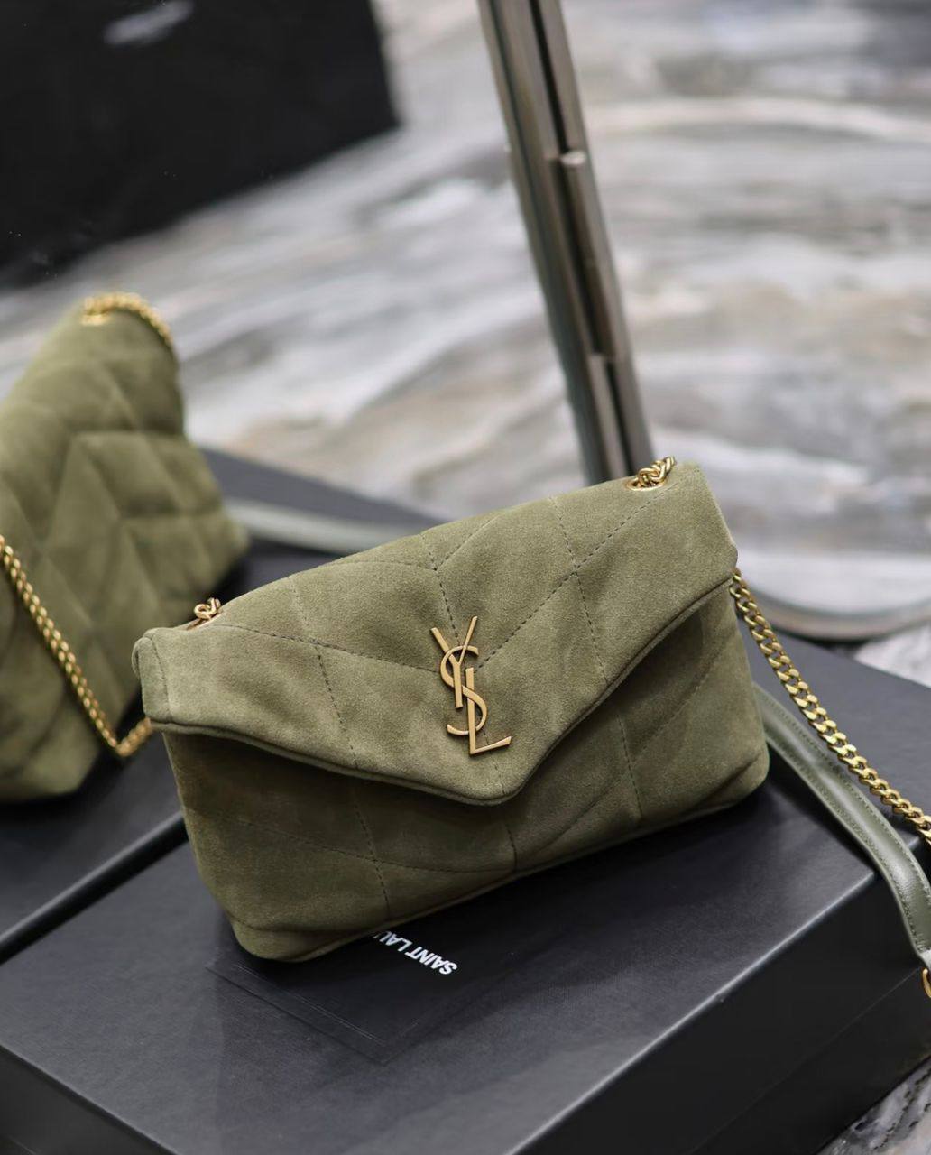YSL
90 dhs🪙🖤
size：23×13×7cm
Good quality 
with box
🎁🎁🎁

Zain35
♥️♥️♥️