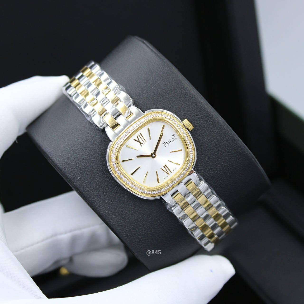 PIAGET FOR WOMEN BATTERY 28MM

270 dhs✅

Zain58
♥️♥️♥️