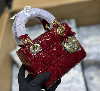 Dior
130 dhs🇦🇪🇦🇪 
with box

Zain175
♥️♥️♥️