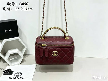 Chanel makeup 🔥
Good quality 
Size 17cm
100 dhs💓
With box 📦

Zain70
♥️♥️♥️