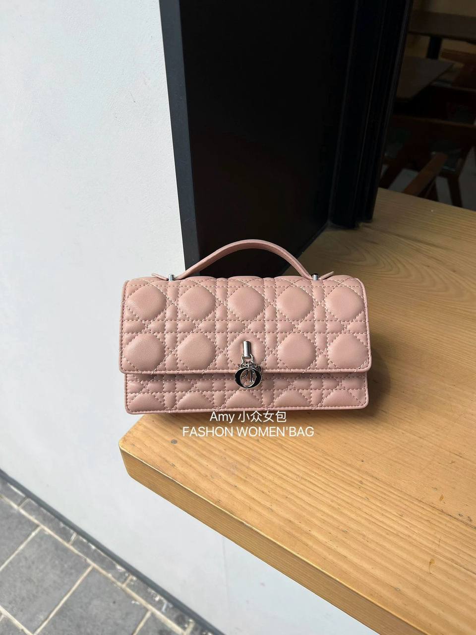 Dior
with box🎁🎁🎁
95 dhs✅

Zain143
♥️♥️♥️