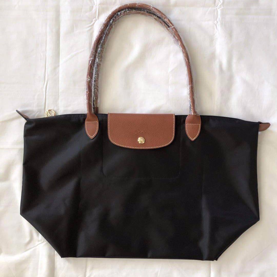 Longchamp 
good quality, good 
size. 46 * 30 cm
65 dhs❣️

Zain12
♥️♥️♥️