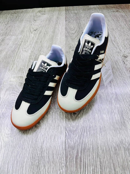 Adidas
Size 36-42 
90 dhs🇦🇪🇦🇪

Zain132
♥️♥️♥️