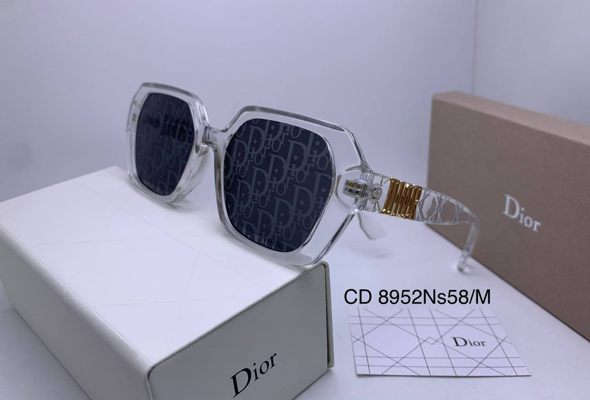 Ladies sunglasses 
70 dhs🇦🇪🇦🇪

Zain126
♥️♥️♥️