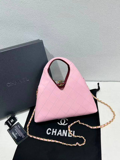 Chanel

withbox 
130 dhs🇦🇪🇦🇪

Zain143
♥️♥️♥️