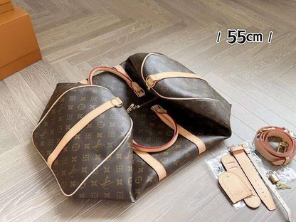 travel bags
110 dhs🌺
size 55×25×31cm

Zain213
♥️♥️♥️