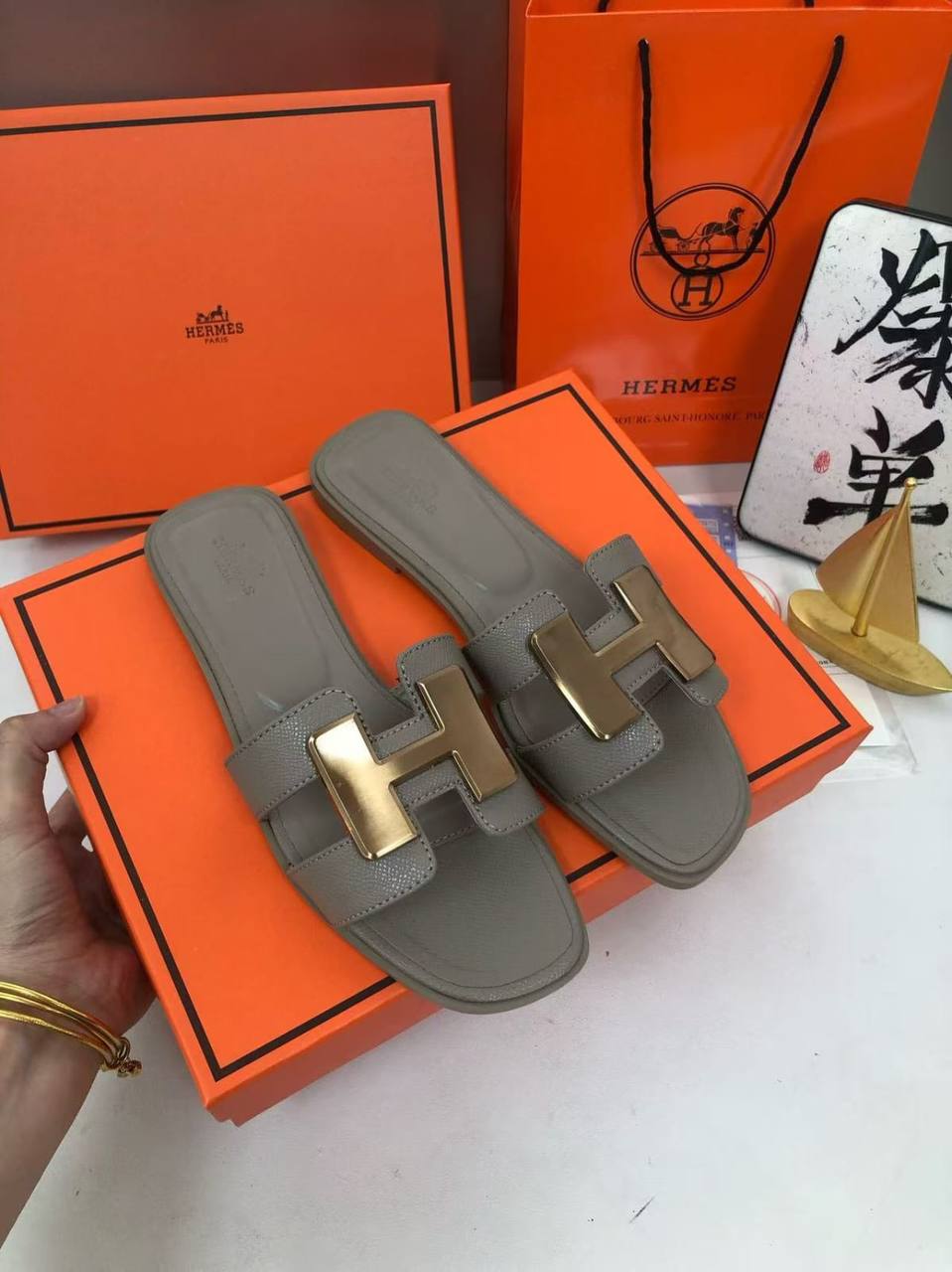 Hermes
size 36-41
95 dhs🇦🇪🇦🇪

Zain40
♥️♥️♥️