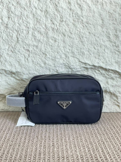 Prada
Wash Bag
Master Quality
Size 22cm —Price 350 dhs🇦🇪
Size 26cm —Price 410 dhs🇦🇪

Zain179
♥️♥️♥️