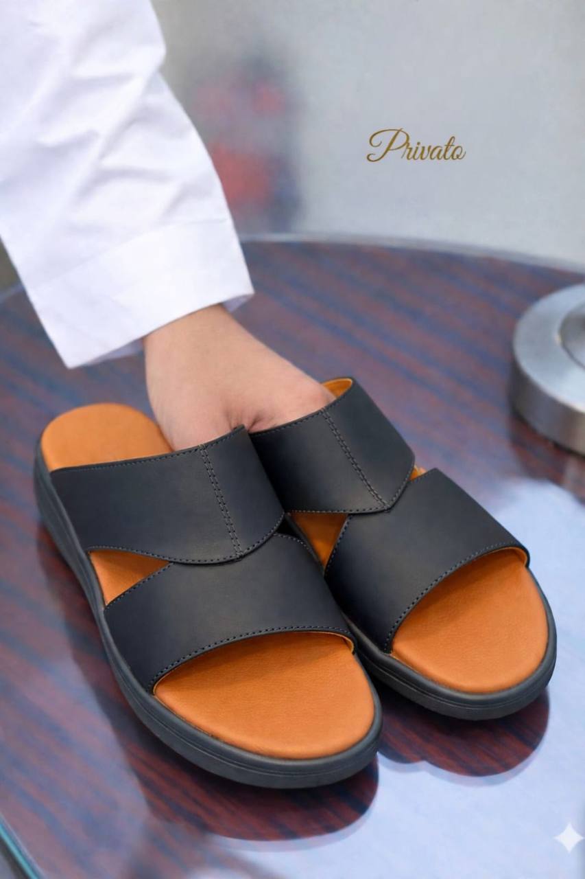 Privato slippers for men soft good quality  with box and paper bag size available (40to46) 6to12) 
160 dhs💓

Zain59
♥️♥️♥️