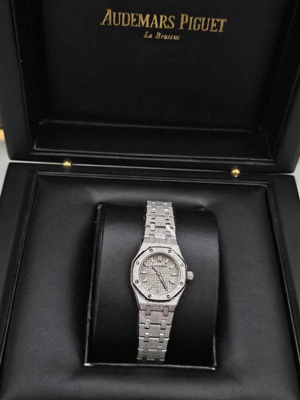 AUD
japan movement 🇯🇵
Water Resistant 💧
Sapphire Crystal 
Super Master Quality 
With box 📦🛍️
For Price 👇 WhatsApp✅
0568585901 
0507557372
0552275751 Owner Zain 👌

Zain282
♥️♥️♥️